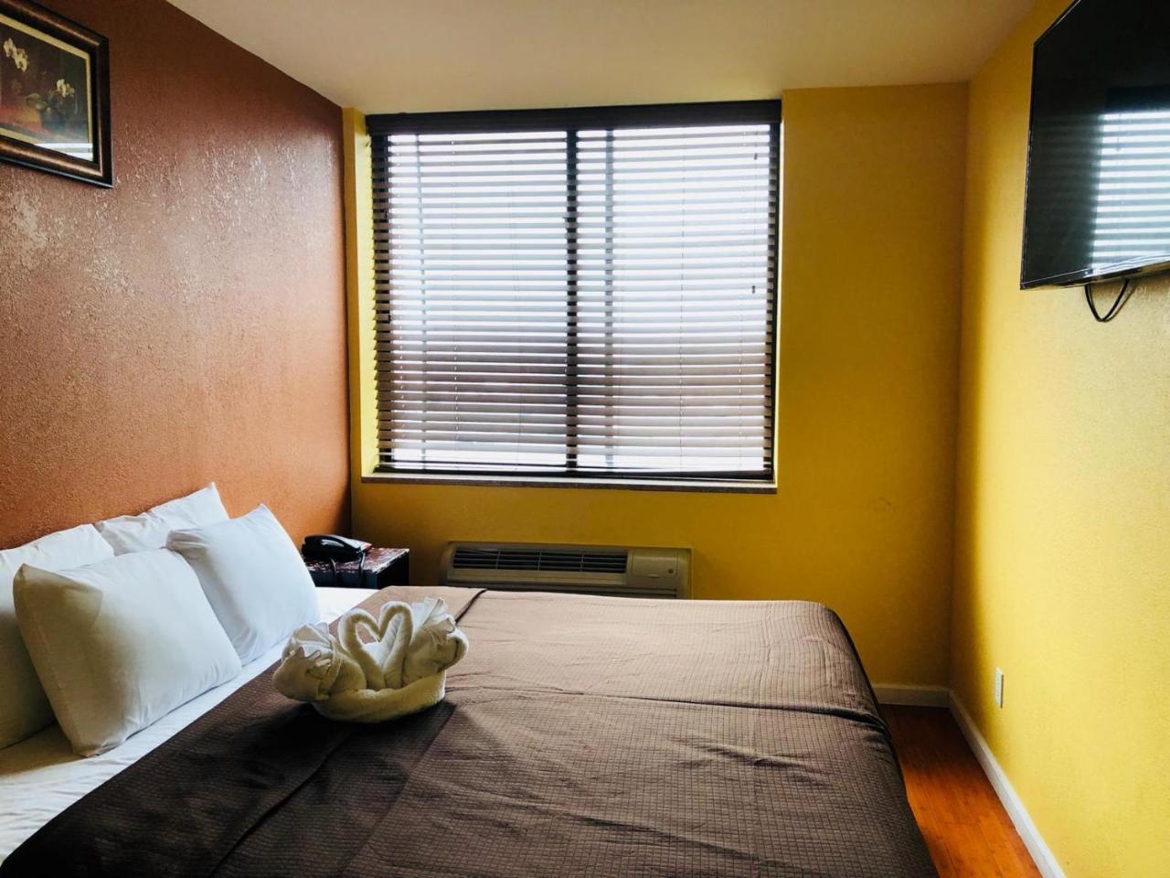 The Vue Express @ 39Th Street Hotel New York Exterior photo